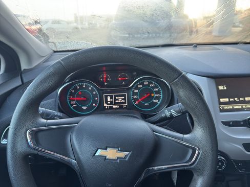 Used 2018 Chevrolet Cruze LS image 10