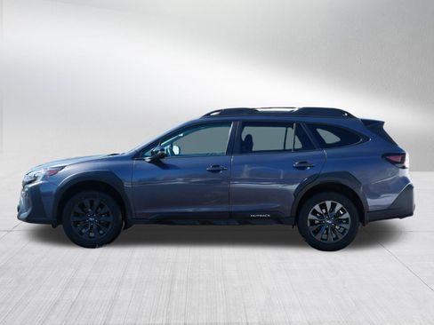 Used 2025 Subaru Outback Onyx Edition image 4