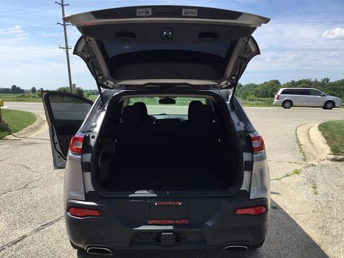 Used 2017 Jeep Cherokee Latitude w/ Trailer Tow Group AWD/4WD image 20