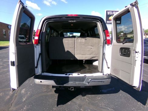 Used 2018 GMC Savana 3500 LS w/ Cold Climate Package RWD image 25