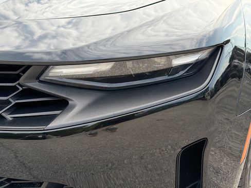 Used 2022 Chevrolet Camaro LT RWD image 9