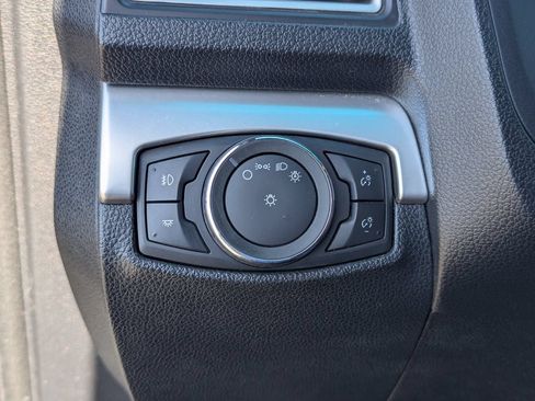 Used 2016 Ford Explorer XLT w/ Equipment Group 201A AWD/4WD image 23