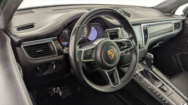 Used 2017 Porsche Macan Turbo AWD/4WD image 19