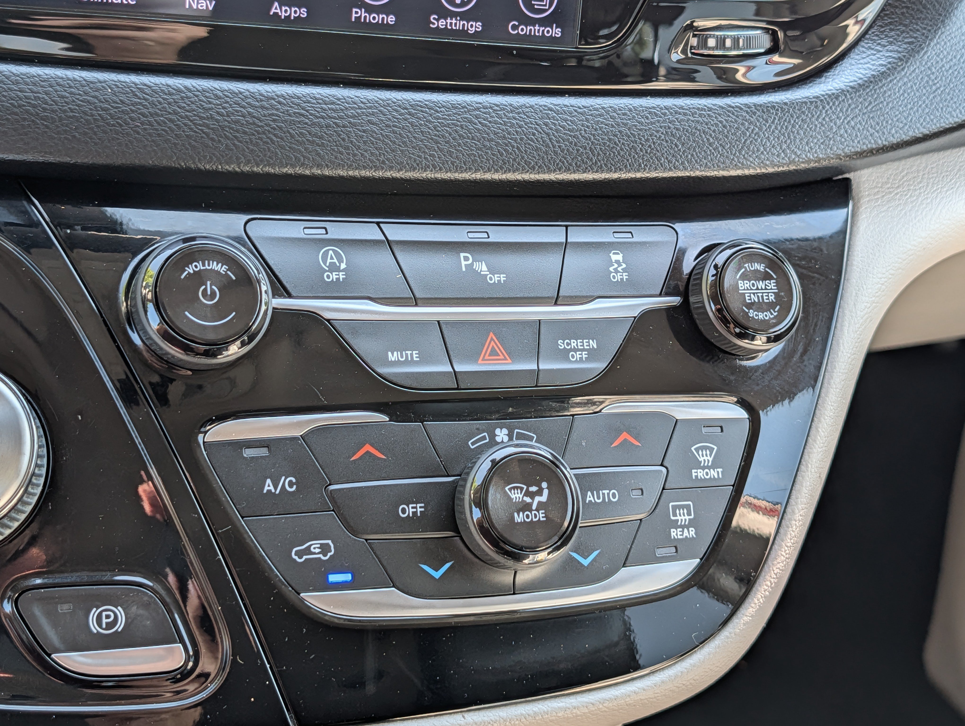 Used 2020 Chrysler Pacifica Touring-L Plus FWD image 23