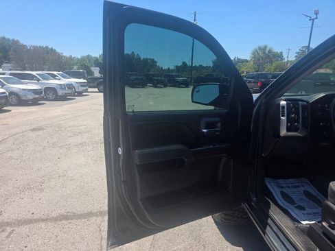 Used 2017 GMC Sierra 1500 SLE w/ SLE Value Package AWD/4WD image 6