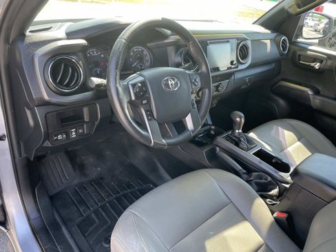 Used 2019 Toyota Tacoma TRD Off-Road RWD image 17