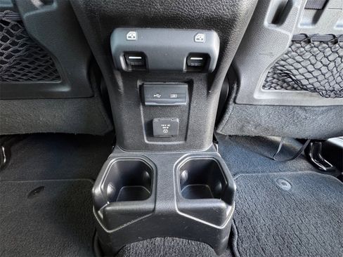 Used 2018 Jeep Wrangler Unlimited Rubicon image 31