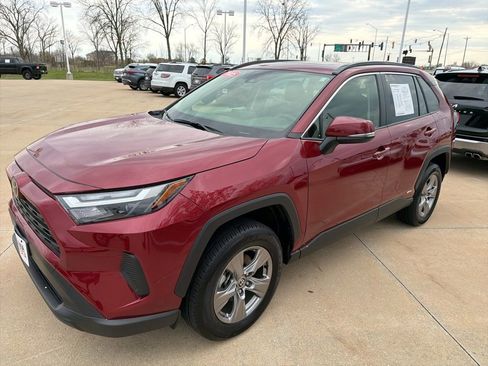 Used 2025 Toyota RAV4 XLE w/ Convenience Package image 21