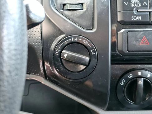 Used 2012 Toyota Tacoma 4x4 Double Cab image 25