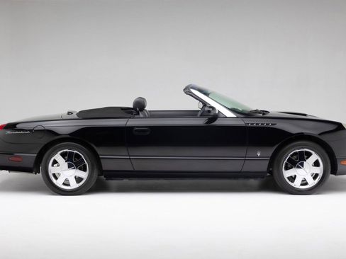 Used 2002 Ford Thunderbird image 3