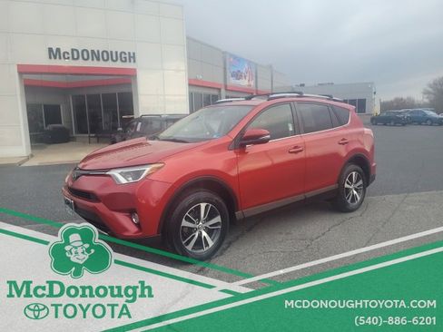 Used 2017 Toyota RAV4 XLE image 1