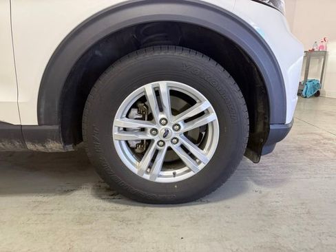 Used 2021 Ford Explorer XLT w/ Equipment Group 202A image 33