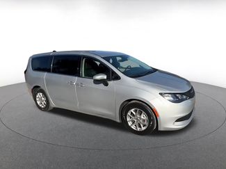 Used 2023 Chrysler Voyager LX video 2