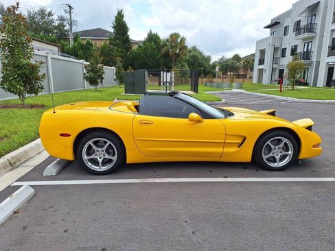 Used 2001 Chevrolet Corvette Convertible w/ Preferred Equipment Group2 RWD image 9