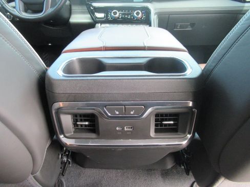 Used 2024 GMC Sierra 1500 Denali Ultimate AWD/4WD image 35