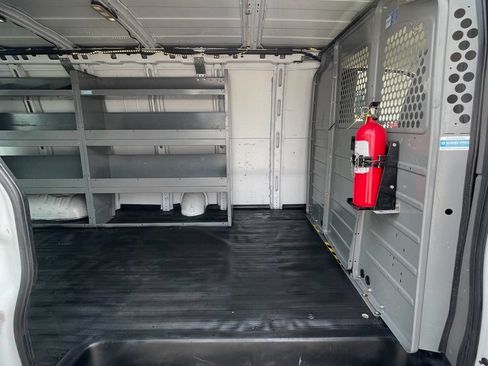 Used 2017 Chevrolet Express 2500 Extended RWD image 23