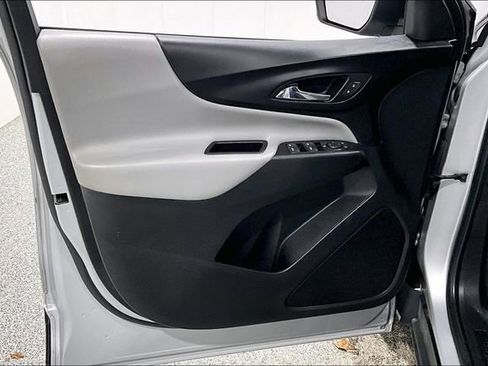 Used 2018 Chevrolet Equinox LS image 21