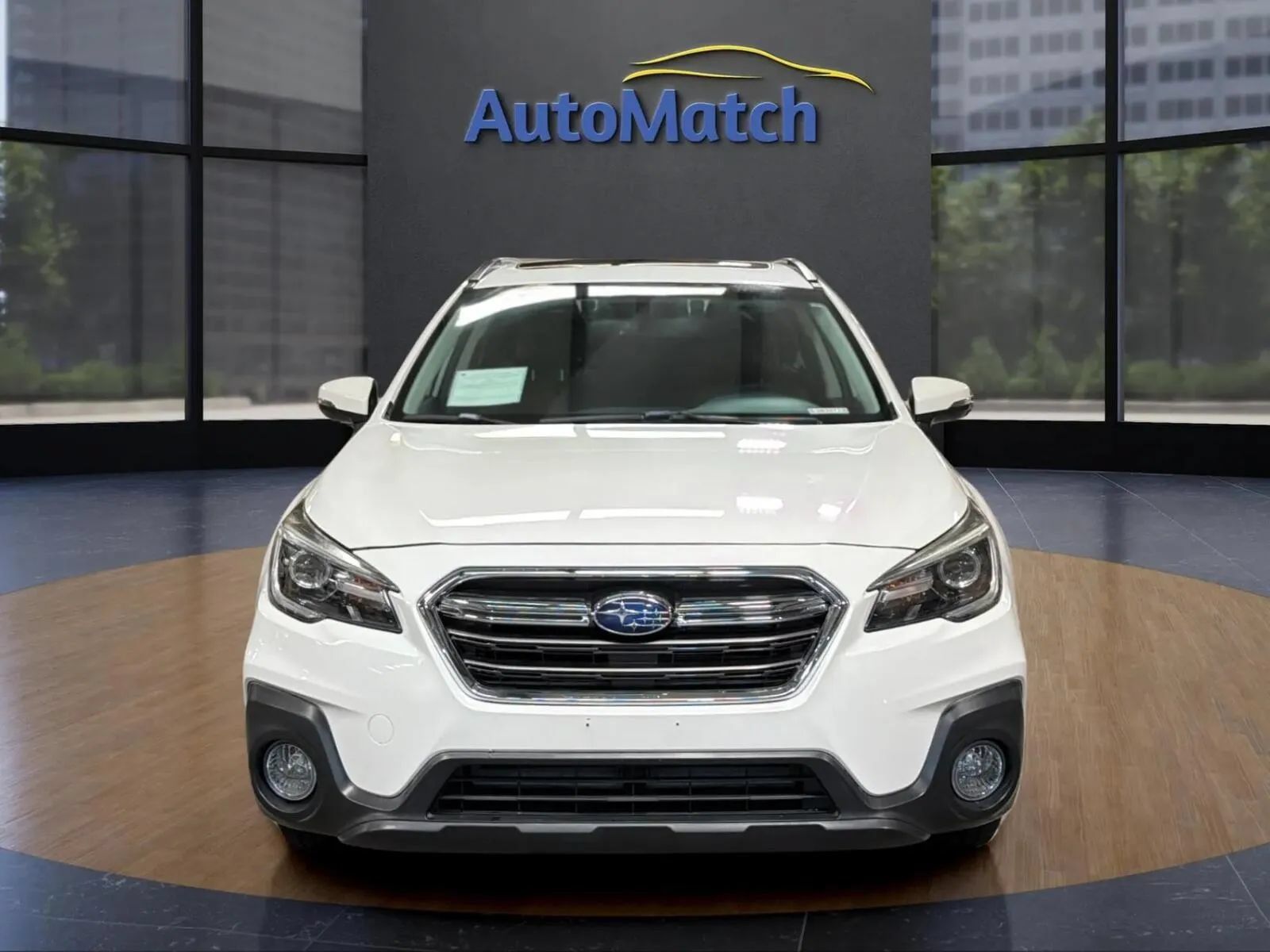 Used 2018 Subaru Outback 3.6R Touring w/ Popular Package #3 AWD/4WD image 2