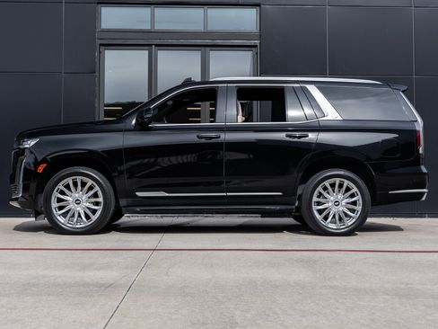 Used 2023 Cadillac Escalade Premium Luxury image 9