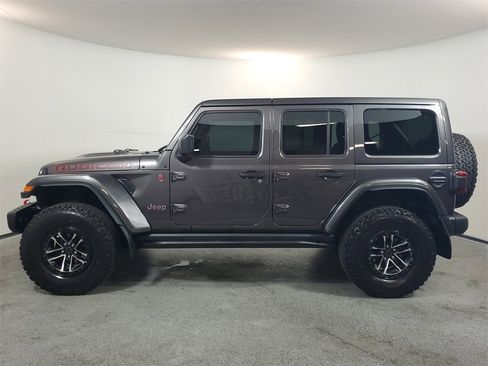 Used 2025 Jeep Wrangler Unlimited Rubicon image 4