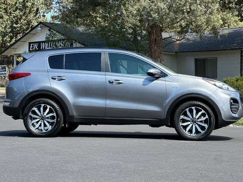 Used 2018 Kia Sportage EX w/ EX Technology Package AWD/4WD image 3