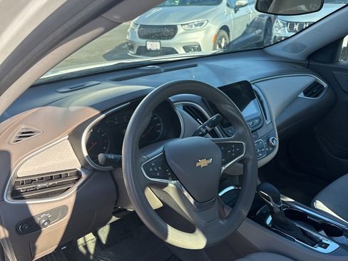 Used 2024 Chevrolet Malibu LT image 9