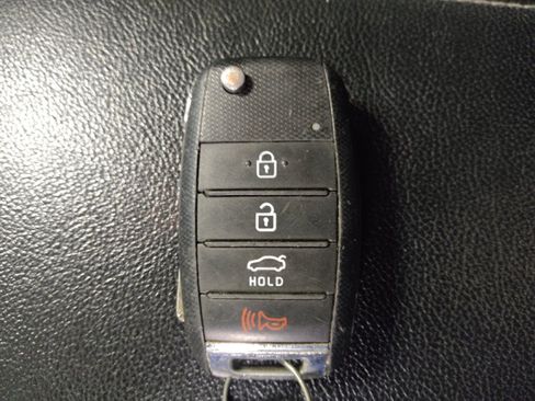 Used 2020 Kia Optima LX image 32