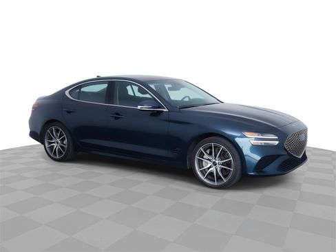 Used 2025 Genesis G70 2.5T image 1
