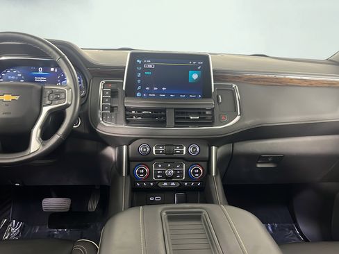 Used 2022 Chevrolet Tahoe Premier AWD/4WD image 18