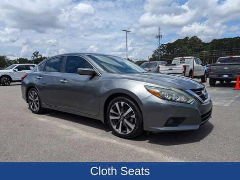 Used 2016 Nissan Altima 2.5 SR FWD image 2