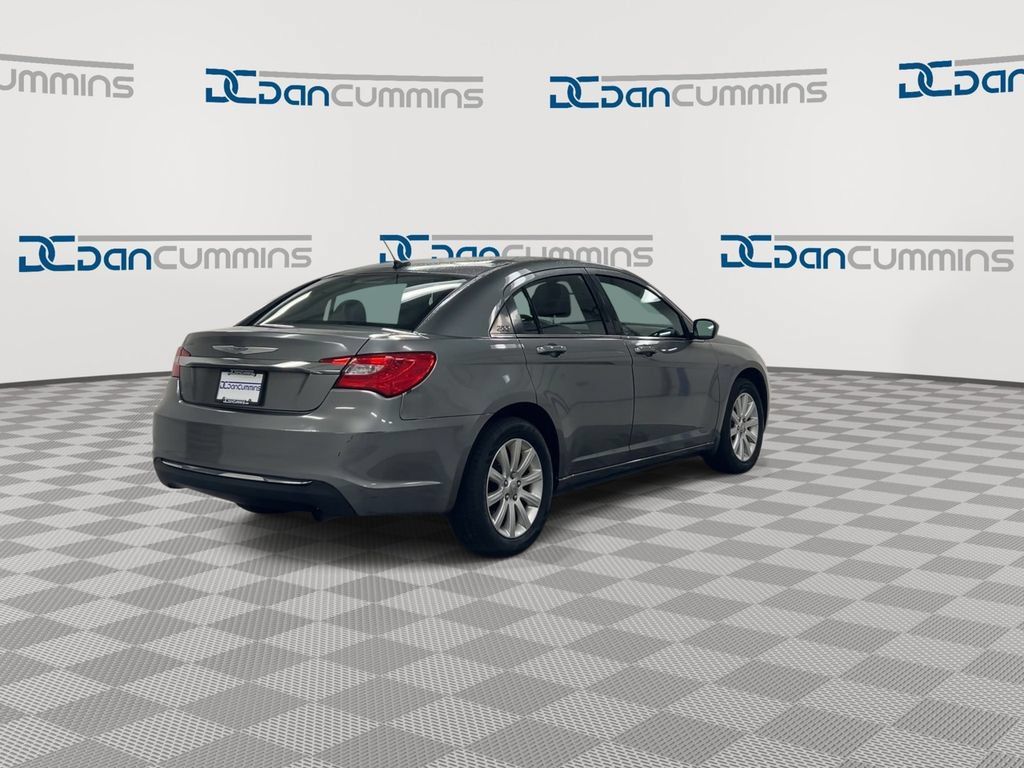 Used 2013 Chrysler 200 Touring FWD image 8