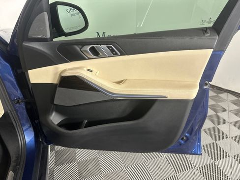 Used 2019 BMW X5 xDrive40i w/ Premium Package 2 AWD/4WD image 14