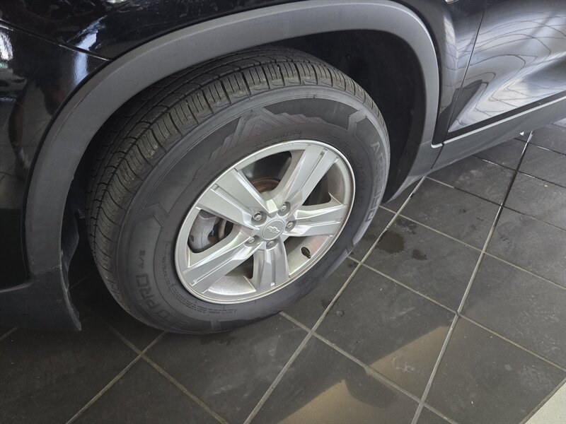 Used 2019 Chevrolet Trax LT w/ LT Convenience Package FWD image 29