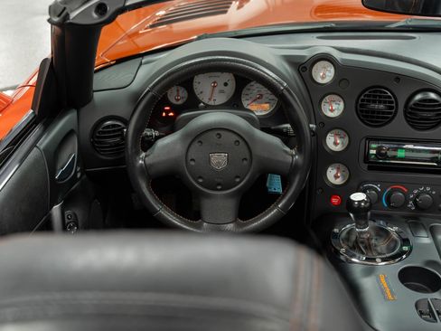 Used 2005 Dodge Viper SRT-10 w/ Copperhead Edition Group RWD image 95
