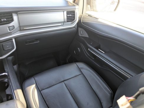 Used 2022 Ford Expedition Max XLT image 20