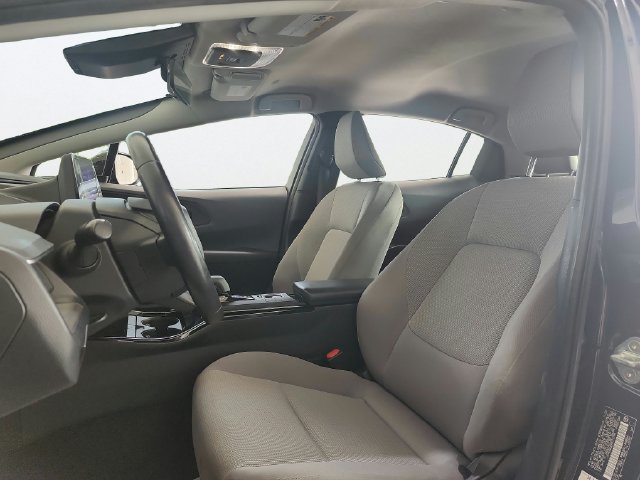 Used 2024 Toyota Prius LE AWD/4WD image 12