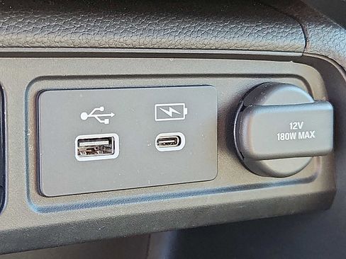 Used 2025 Honda Pilot TrailSport image 25