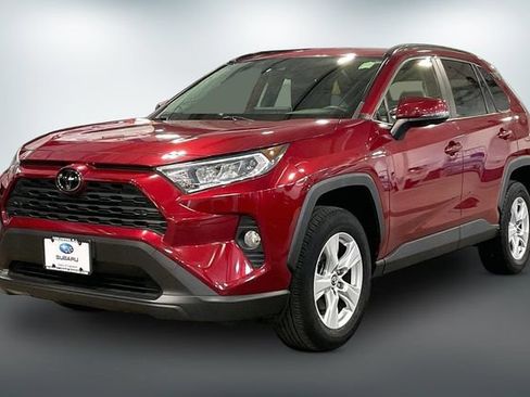 Used 2019 Toyota RAV4 XLE w/ Convenience Package AWD/4WD image 3