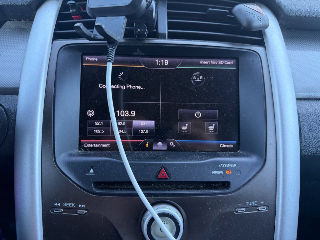 Used 2013 Ford Edge SEL FWD image 10