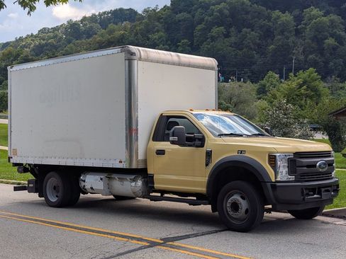 Used 2019 Ford F550 2WD Regular Cab Super Duty image 1