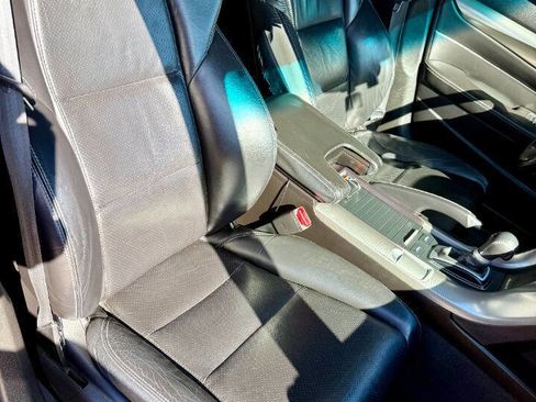 Used 2011 Acura TL SH-AWD image 28