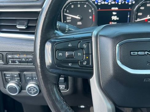 Used 2021 GMC Yukon XL Denali w/ Denali Premium Package image 25