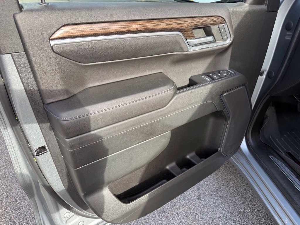 Used 2023 Chevrolet Silverado 1500 LT AWD/4WD image 13
