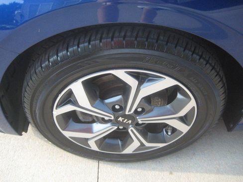 Used 2021 Kia Forte LXS FWD image 10