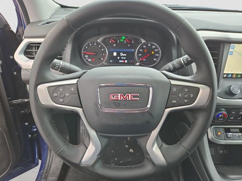 Used 2023 GMC Acadia SLT w/ Elevation Edition image 13