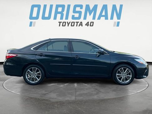 Used 2016 Toyota Camry SE w/ Moonroof Package image 6