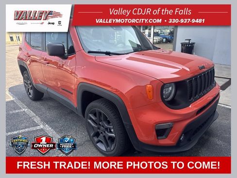 Used 2021 Jeep Renegade Latitude w/ Sun & Sound Group AWD/4WD image 1
