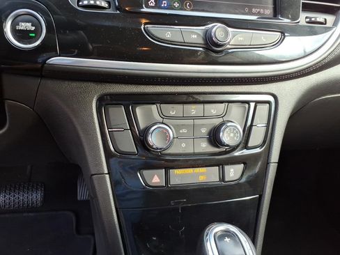 Used 2021 Buick Encore Preferred AWD/4WD image 13