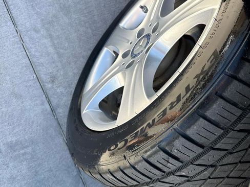 Used 2014 Mercedes-Benz E 250 BlueTEC 4MATIC Sedan image 2