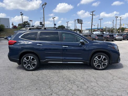 Used 2023 Subaru Ascent Touring AWD/4WD image 2